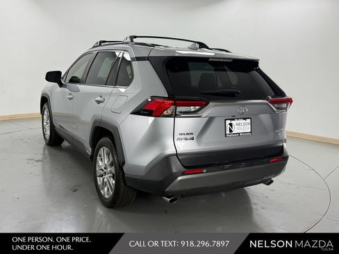 Used 2019 Toyota RAV4 Limited w/ Cold Weather Package AWD/4WD image 8
