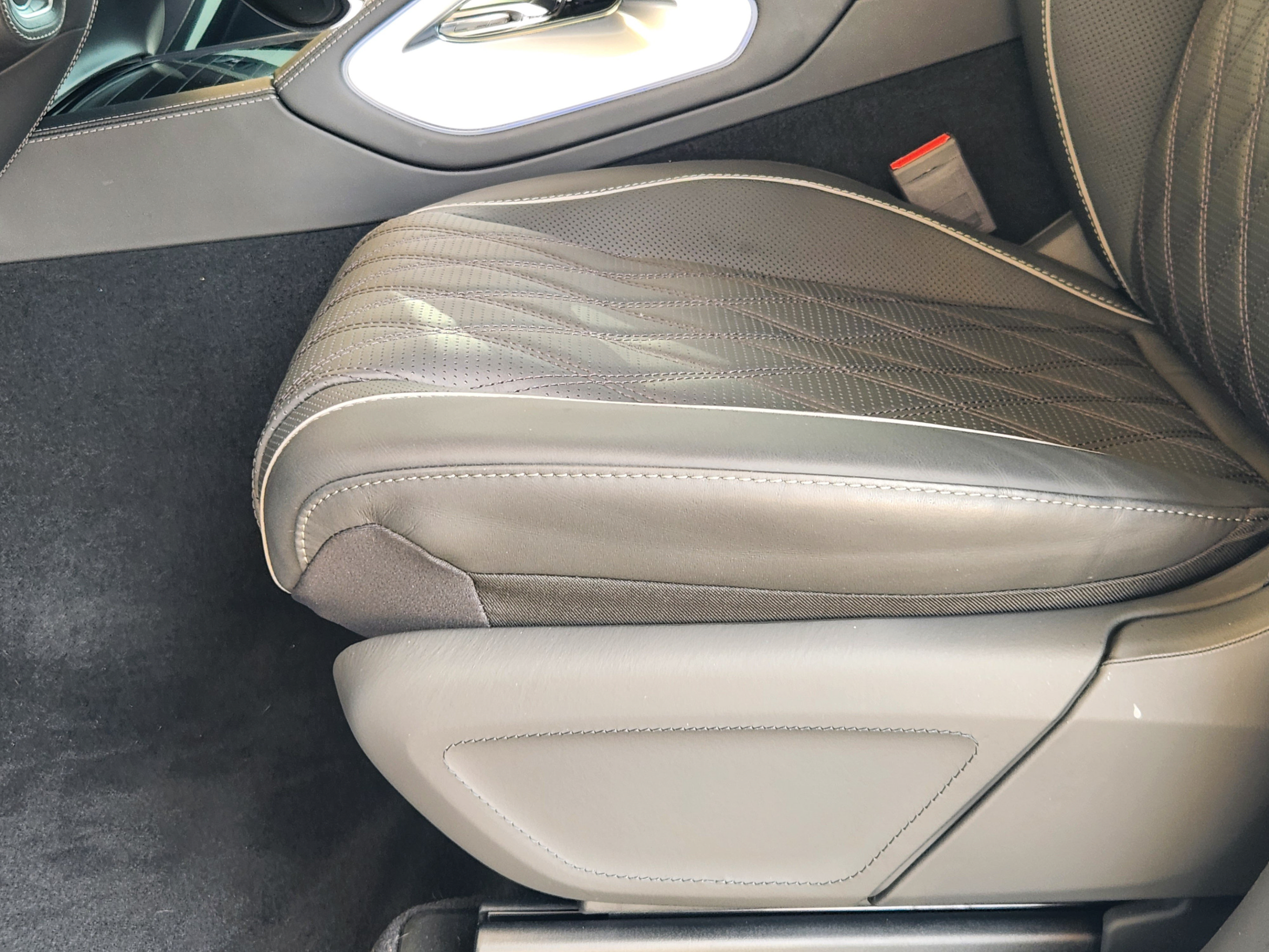 Used 2025 Mercedes-Benz Maybach GLS 600 4MATIC image 26