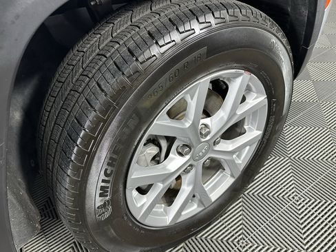 Used 2023 Jeep Grand Cherokee Limited AWD/4WD image 11