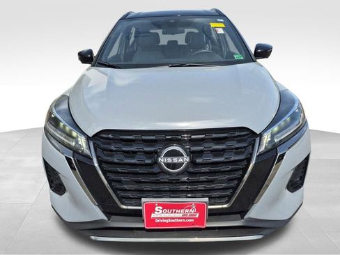 Used 2024 Nissan Kicks SR w/ SR Premium Package image 8