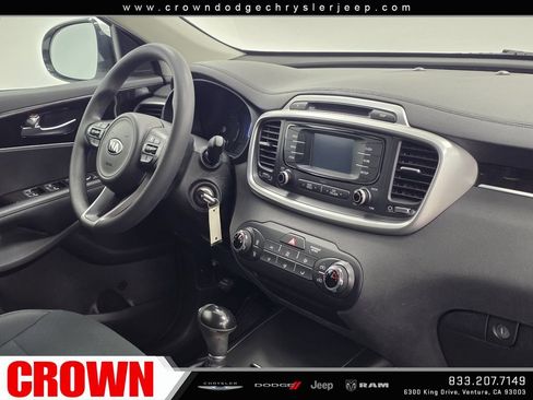 Used 2017 Kia Sorento FWD image 23