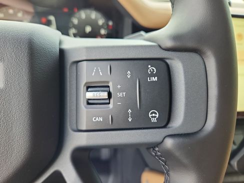 New 2026 Land Rover Defender 130 X-Dynamic SE AWD/4WD image 18