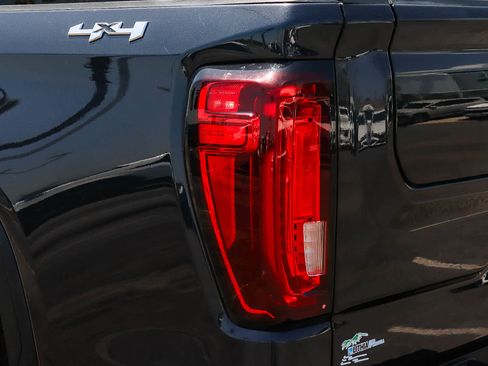 Used 2024 GMC Sierra 1500 SLT AWD/4WD image 11