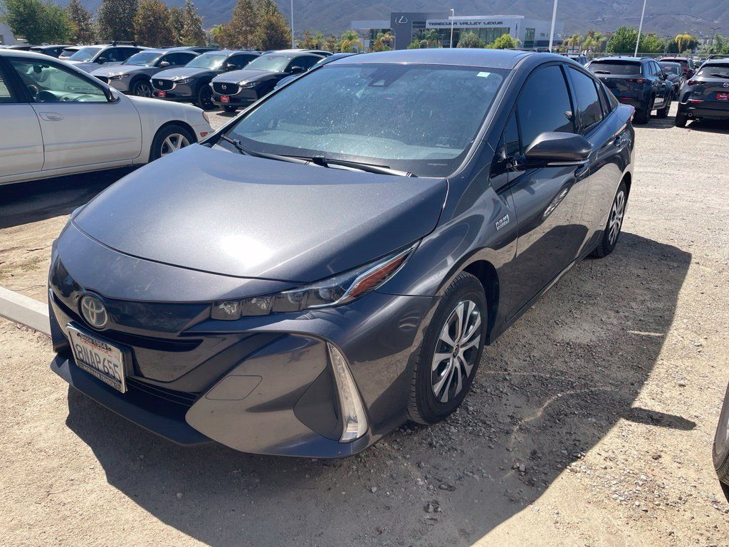 Used 2020 Toyota Prius Prime XLE FWD image 4