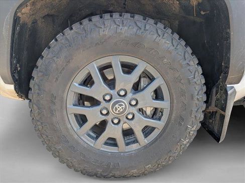 Used 2025 Toyota 4Runner SR5 AWD/4WD image 17