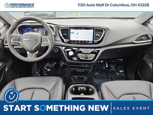 New 2026 Chrysler Pacifica Select image 17