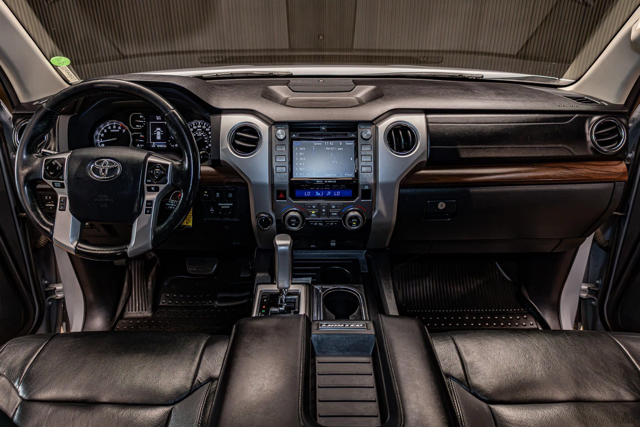 Used 2018 Toyota Tundra Limited w/ Limited Premium Package AWD/4WD image 14