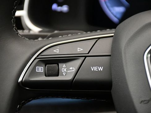 Used 2025 Audi Q8 Premium Plus image 23