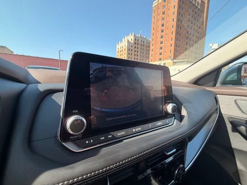 Used 2021 Nissan Rogue SV FWD image 23