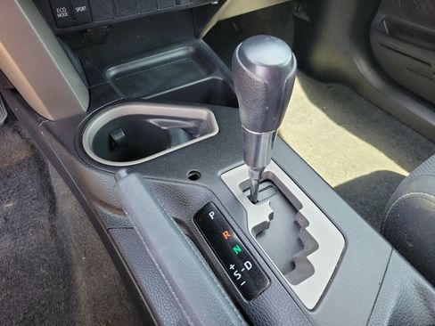 Used 2018 Toyota RAV4 XLE image 10