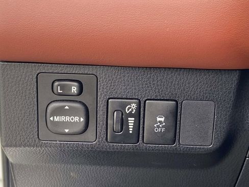 Used 2014 Toyota RAV4 Limited FWD image 28