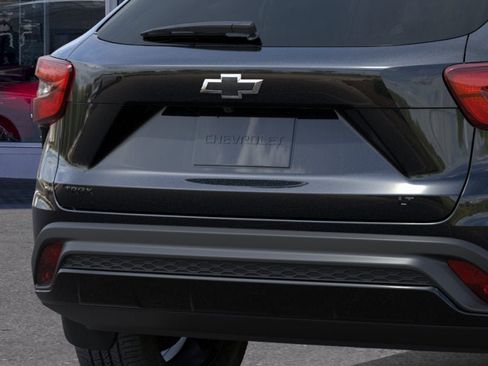 New 2026 Chevrolet Trax LT w/ Midnight Edition FWD image 14