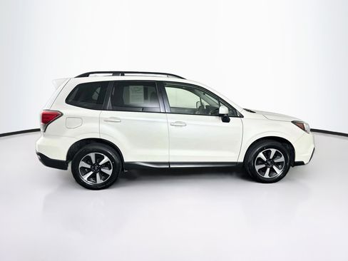 Used 2017 Subaru Forester 2.5i Premium AWD/4WD image 10