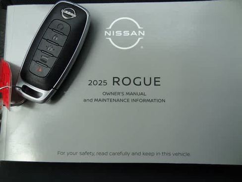 Used 2025 Nissan Rogue SV AWD/4WD image 34
