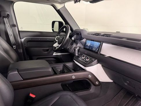 Used 2020 Land Rover Defender 110 First Edition image 33