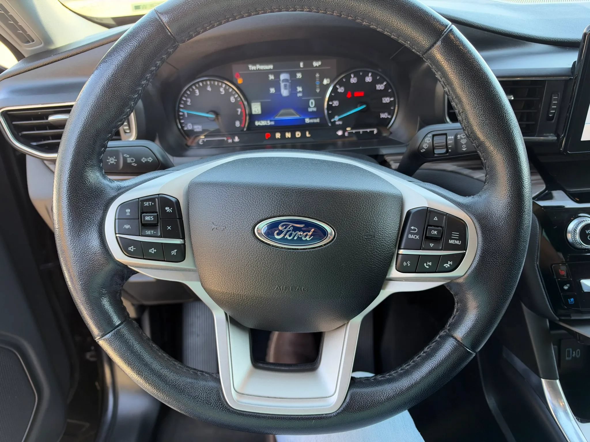 Used 2022 Ford Explorer Limited w/ Equipment Group 301A AWD/4WD image 24