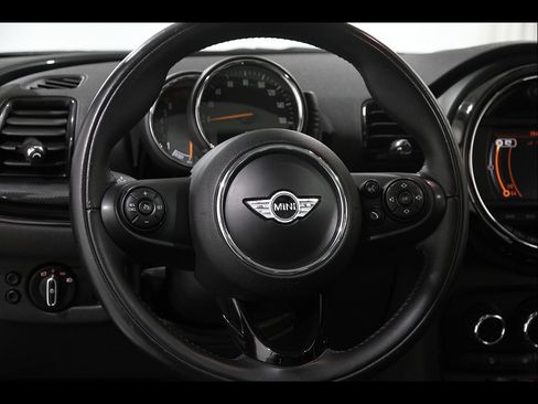 Used 2016 MINI Cooper Clubman FWD image 7