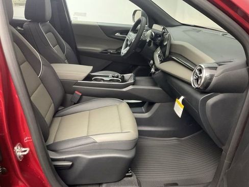 New 2026 Chevrolet Equinox LT w/ Convenience Package II image 25