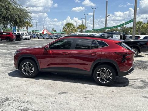 Used 2025 Chevrolet Trax LT w/ Driver Confidence Package FWD image 9