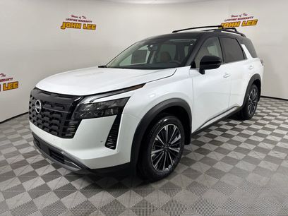 New 2026 Nissan Pathfinder Platinum w/ Cargo Package