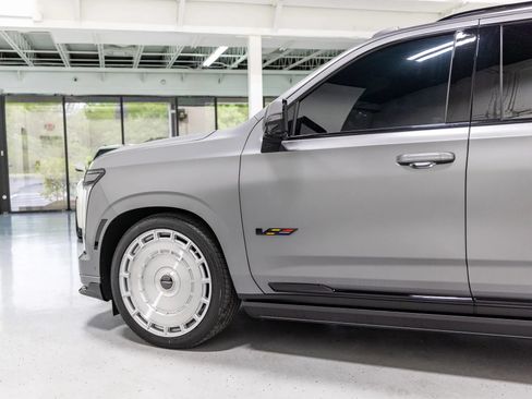 Used 2026 Cadillac Escalade V w/ LPO, Onyx Lite Package AWD/4WD image 12