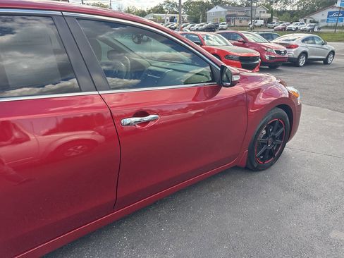 Used 2013 Nissan Altima 2.5 SL w/ Technology Pkg image 11