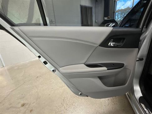 Used 2015 Honda Accord EX-L image 22