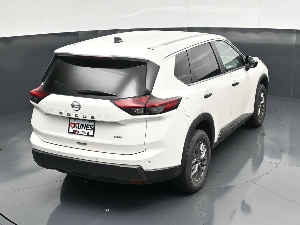 Used 2024 Nissan Rogue S AWD/4WD image 42