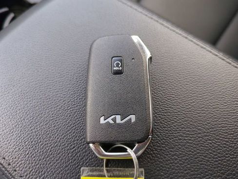Used 2025 Kia Sportage EX w/ Premium Package image 30