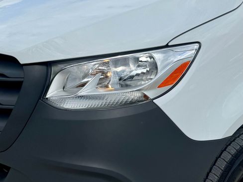 Used 2025 Mercedes-Benz Sprinter 2500 image 25