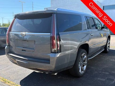 Used 2017 Cadillac Escalade ESV Luxury AWD/4WD image 5