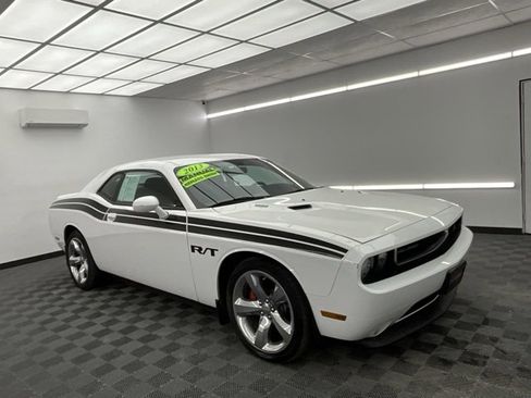 Used 2013 Dodge Challenger R/T image 3