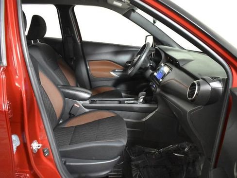 Used 2022 Nissan Kicks SR FWD image 32