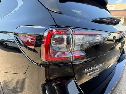Used 2022 Subaru Outback Premium AWD/4WD image 9