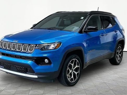 Used 2025 Jeep Compass Limited AWD/4WD image 3