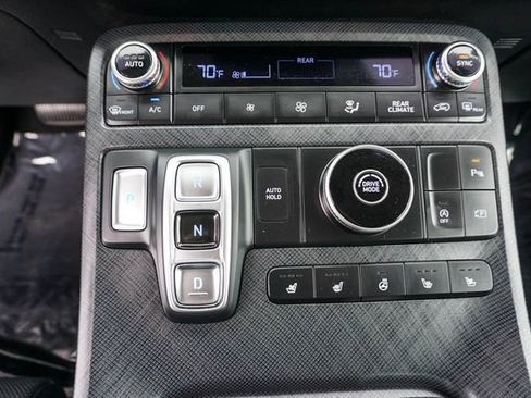 Used 2024 Hyundai Palisade Limited image 22