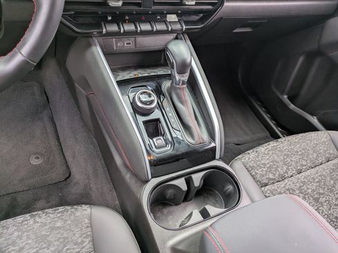 Used 2024 Chevrolet Colorado Z71 w/ Z71 Convenience Package 2 AWD/4WD image 13