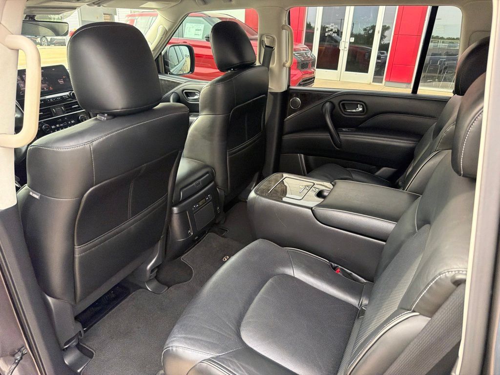 Used 2024 INFINITI QX80 Luxe RWD image 16