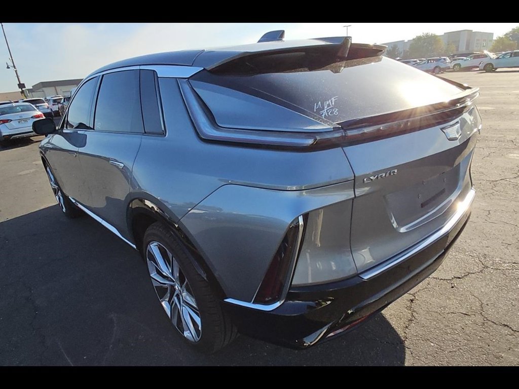 Used 2024 Cadillac Lyriq Luxury RWD image 5