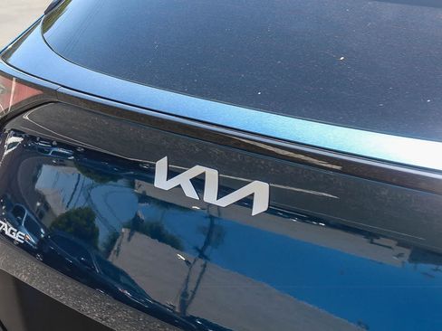 Used 2025 Kia Sportage EX AWD/4WD image 9