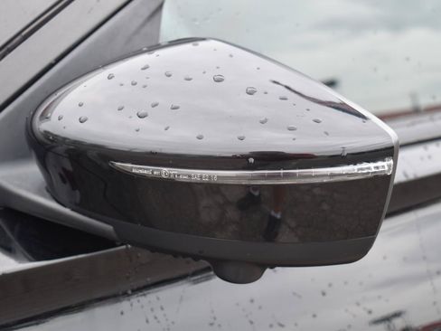 Used 2024 Nissan Kicks SR FWD image 4