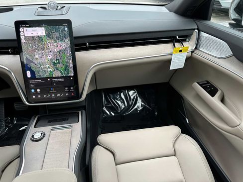 New 2025 Volvo EX90 Ultra image 19