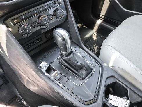 Used 2019 Volkswagen Tiguan SE FWD image 25