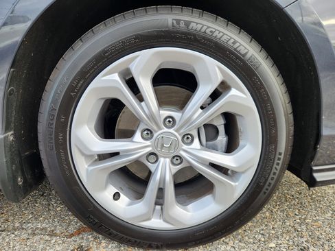 Certified 2025 Honda Accord LX image 19