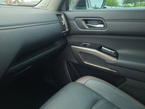 Certified 2024 Nissan Pathfinder Platinum image 23