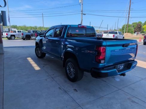 Used 2023 Chevrolet Colorado LT w/ LT Convenience Package II AWD/4WD image 6