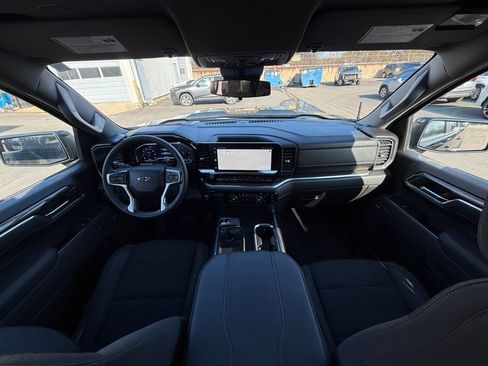 Used 2025 Chevrolet Silverado 1500 LT Trail Boss w/ Convenience Package II image 24