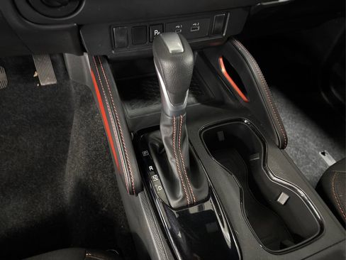 Certified 2025 Nissan Frontier PRO-4X image 32