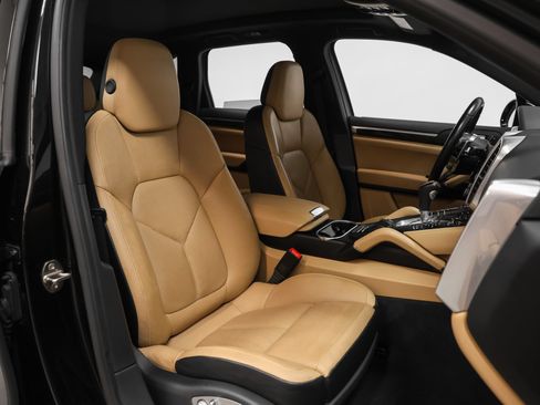 Certified 2015 Porsche Cayenne Diesel AWD/4WD image 21