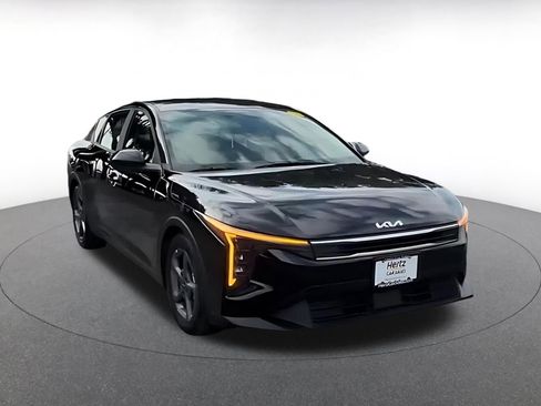 Used 2025 Kia K4 LXS image 3